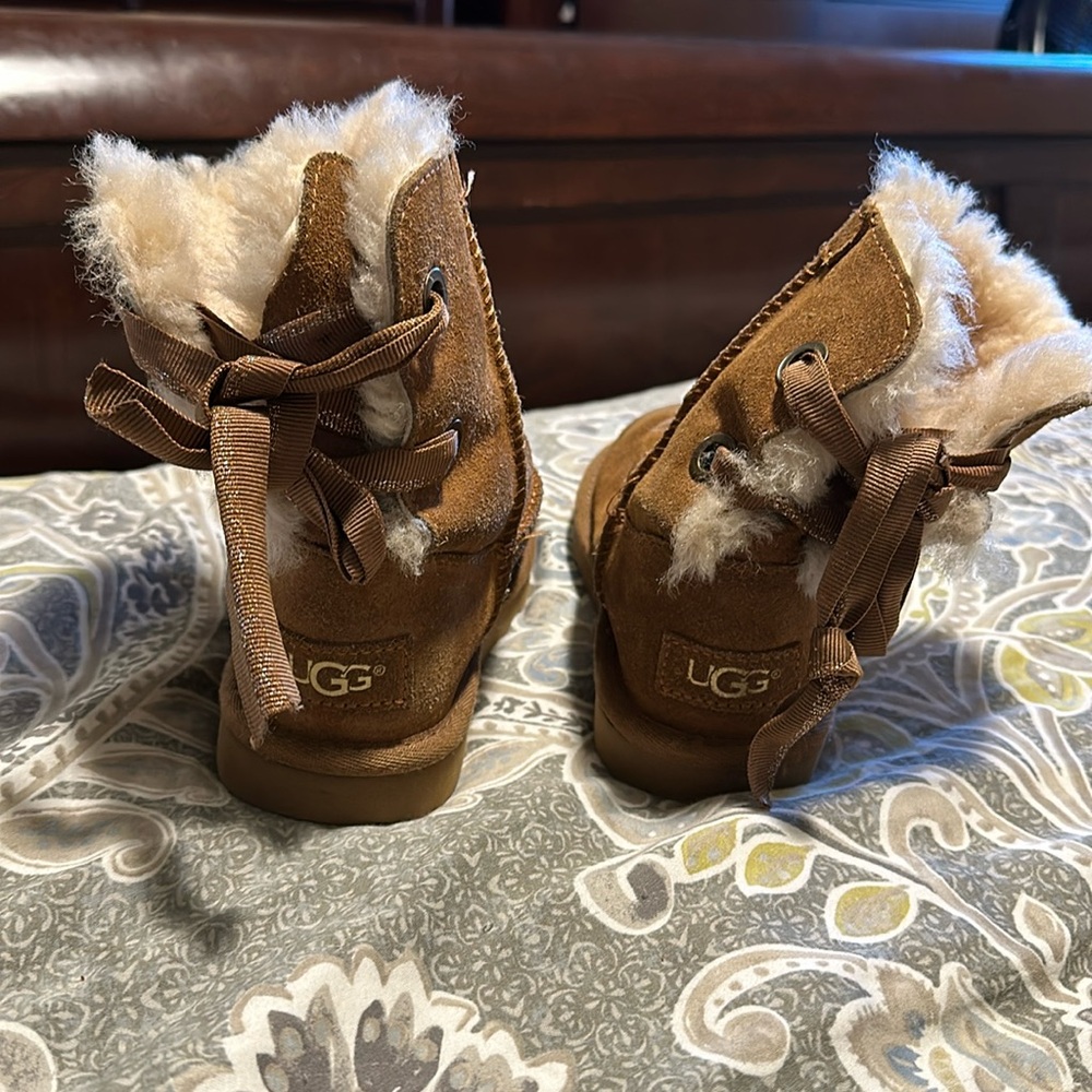 Ugh boots girls